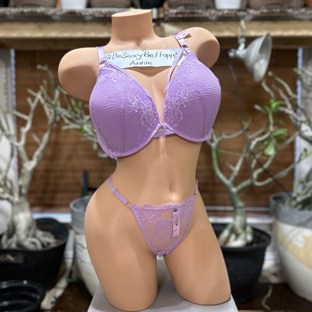 Victoria’s Secret bra set